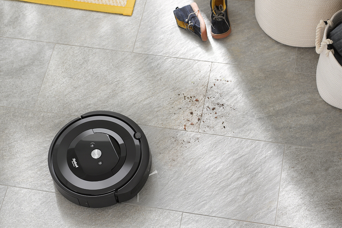 Robotický vysávač iRobot Roomba e5 (e5158)