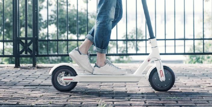 Xiaomi Mi Scooter White - elektrokoloběžka, biela