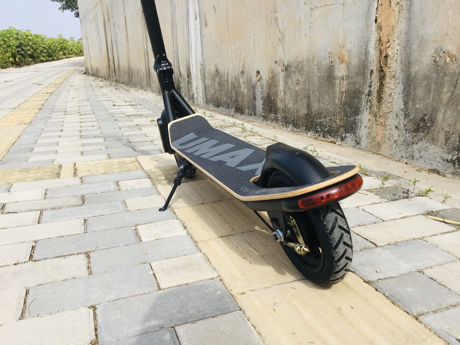 Umax City Racer 35 elektrokoloběžka čierna
